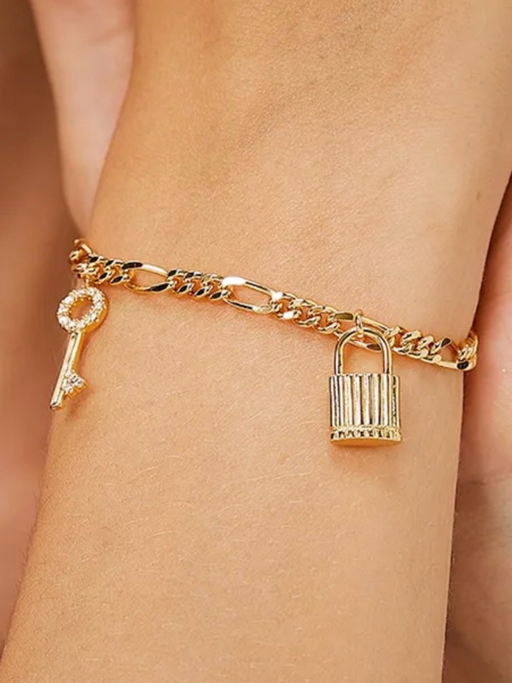 Key & Padlock Charm Chain Bracelet 18k gold plated